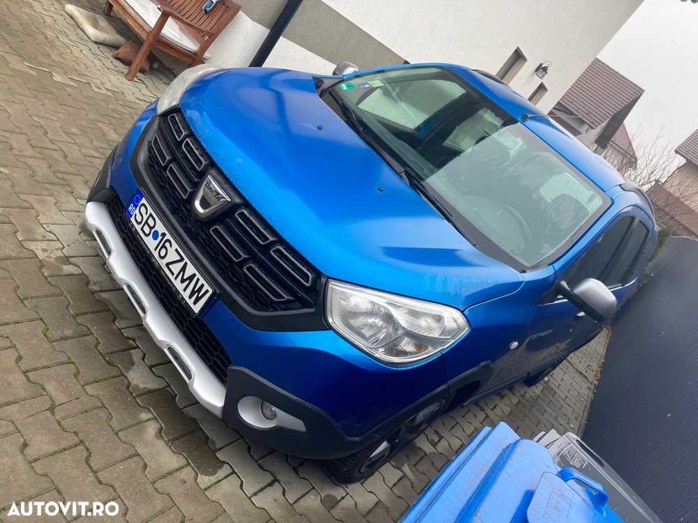 Dacia Lodgy TCe 115 Stepway - 1