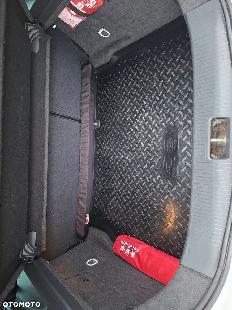 Opel Astra 1.8 Black&White - 5