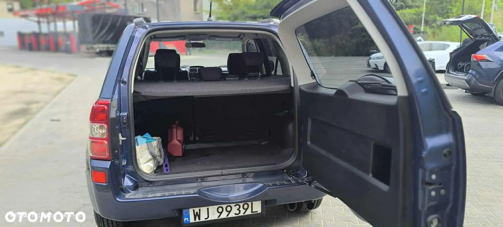 Suzuki Grand Vitara 2.0 - 10
