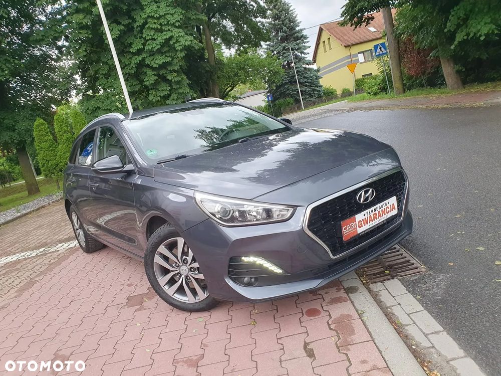 Hyundai i30 blue Kombi 1.4 YES Silver - 19