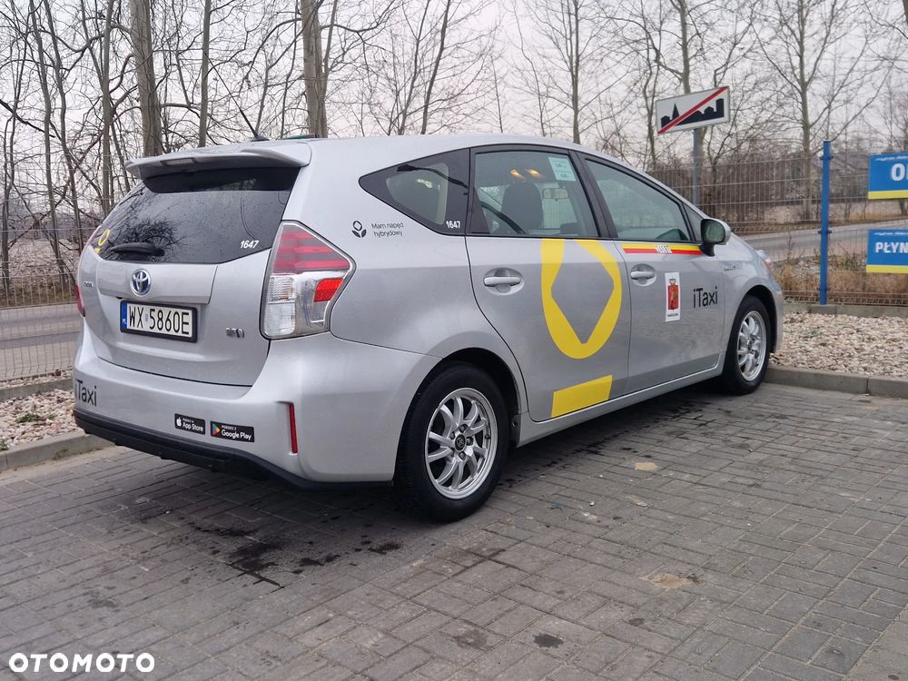 Toyota Prius (Hybrid) - 3