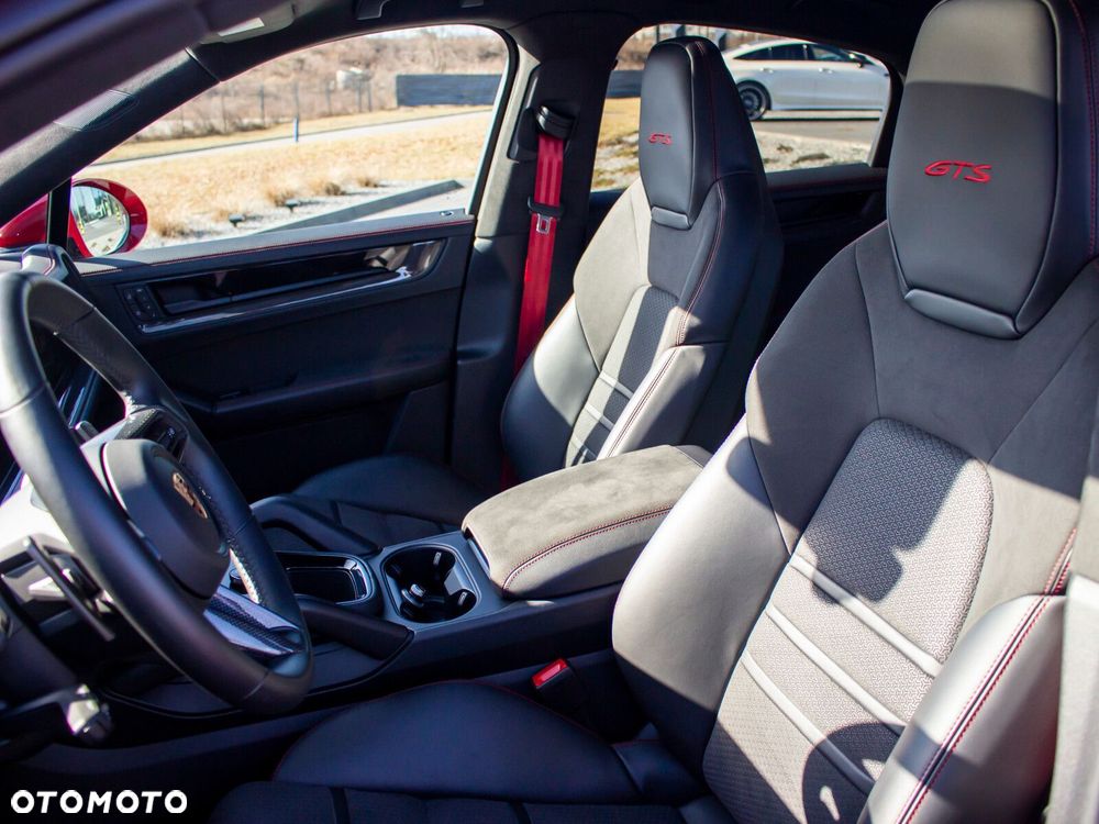 Porsche Cayenne GTS - 11