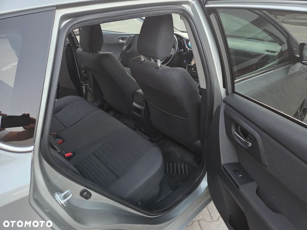 Toyota Auris - 16