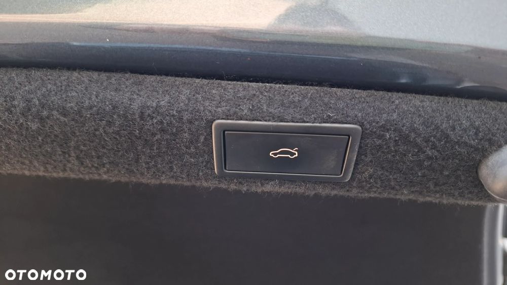 Skoda Superb 2.0 TDI SCR Sportline DSG - 8