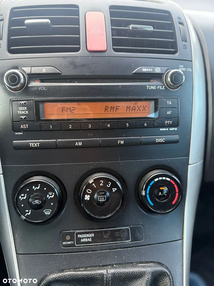 Toyota Auris 1.4 D-4D Premium - 10