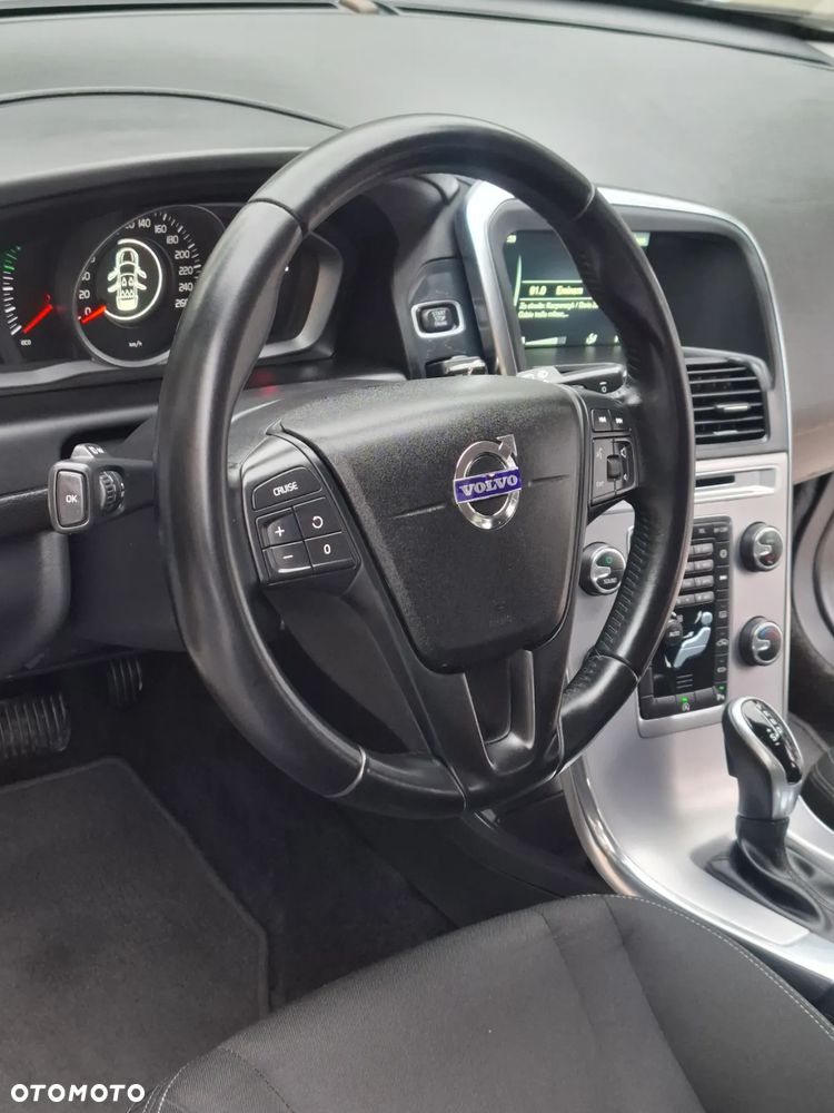 Volvo XC 60 D3 Drive-E R-Design Kinetic - 18
