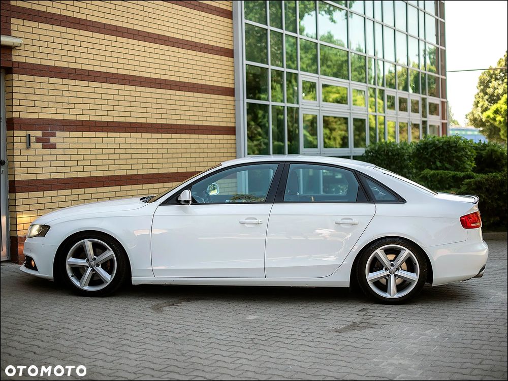 Audi A4 Limousine - 4