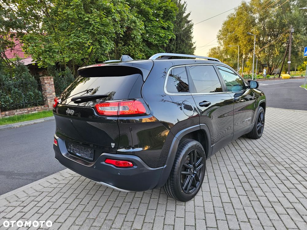 Jeep Cherokee - 4