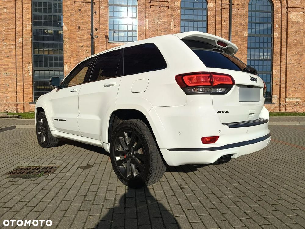 Jeep Grand Cherokee - 17