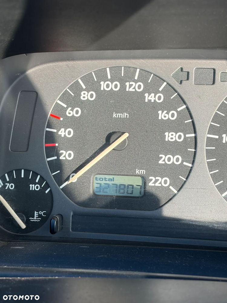 Volkswagen Golf - 11