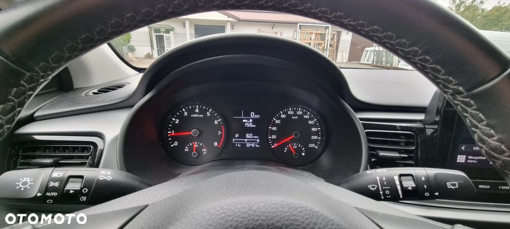 Kia Rio - 12