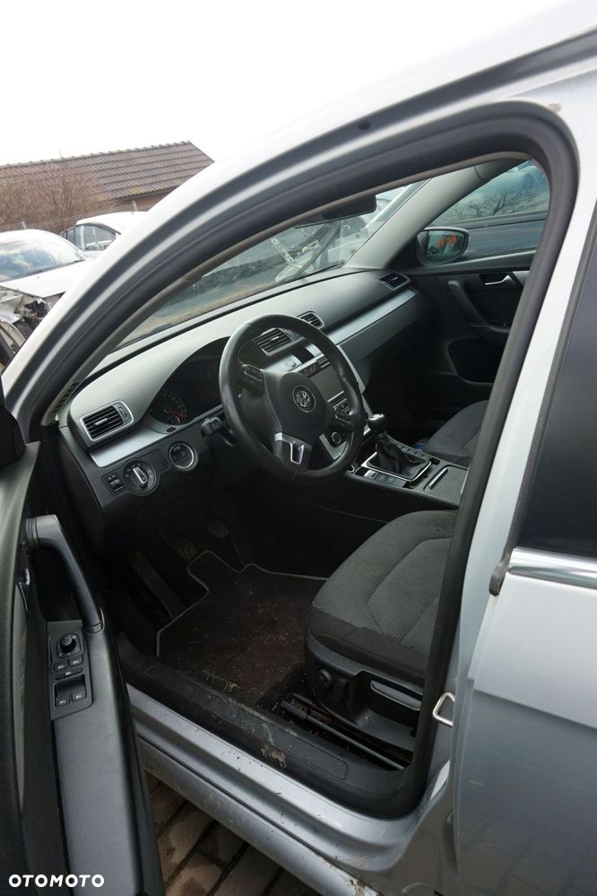 USZCZELKA KAROSERYJNA DRZWI LEWY PRZÓD PASSAT B7 SEDAN  VOLKSWAGEN 2010-2014 - 1