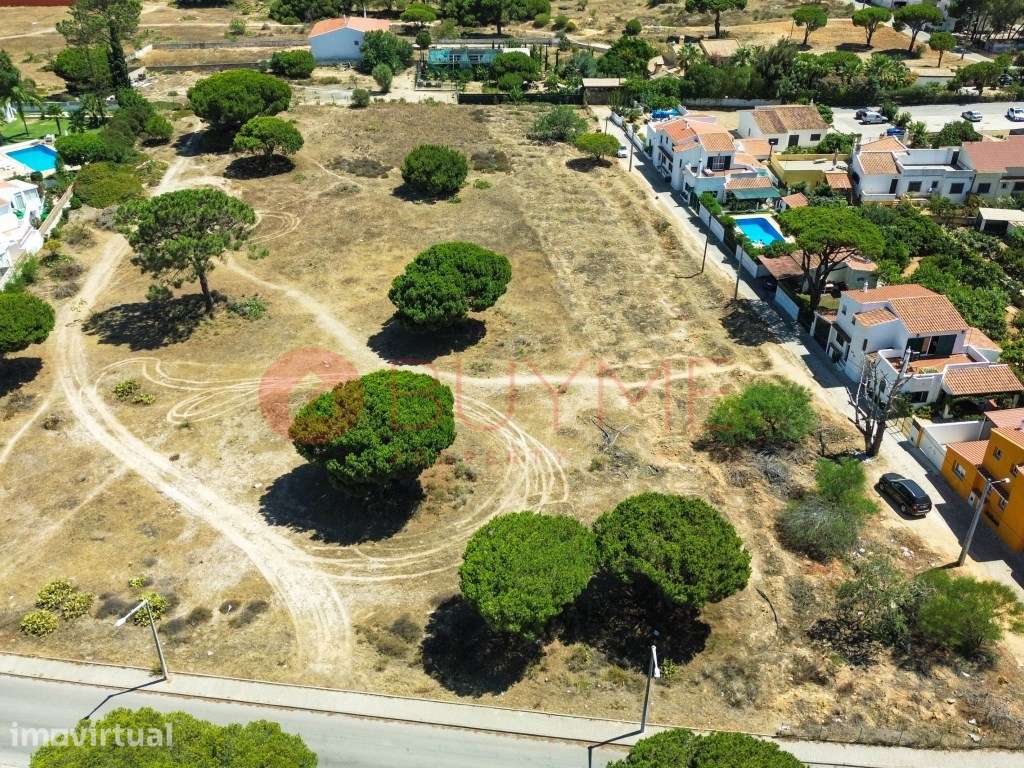 Terreno para Construção no Centro de Quarteira - Grande imagem: 3/18