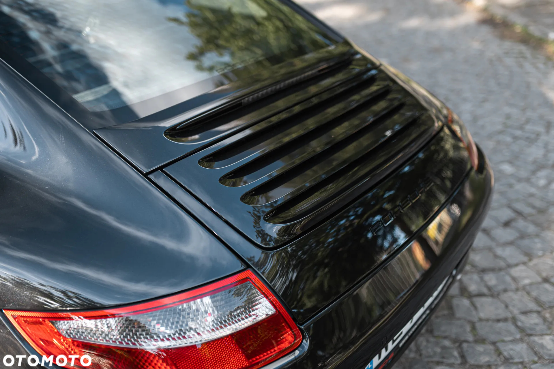 Porsche 911 Carrera 4 - 11