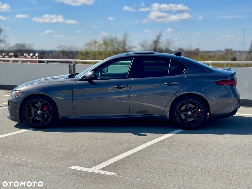 Alfa Romeo Giulia 2.0 Turbo 16V AT8 Veloce Ti - 10