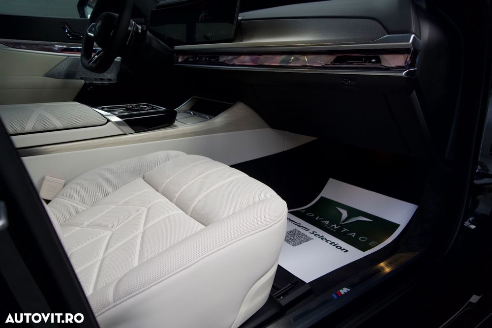 BMW Seria 7 740d xDrive MHEV - 12