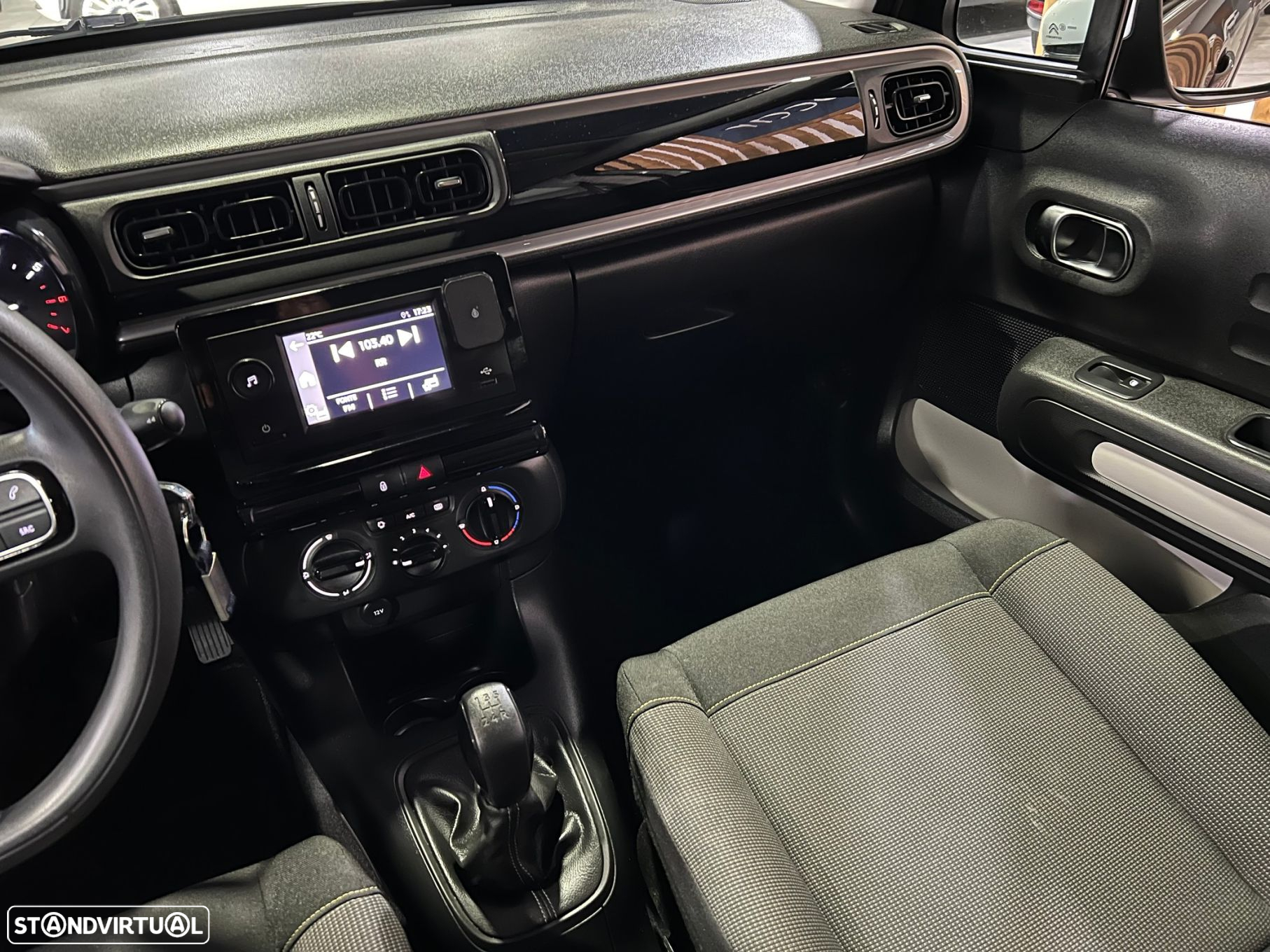 Citroën C3 1.2 PureTech YOU! - 17