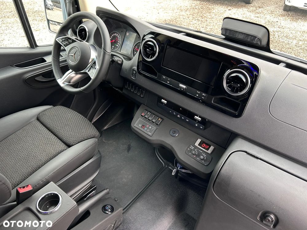 Mercedes-Benz Sprinter 519 - 16