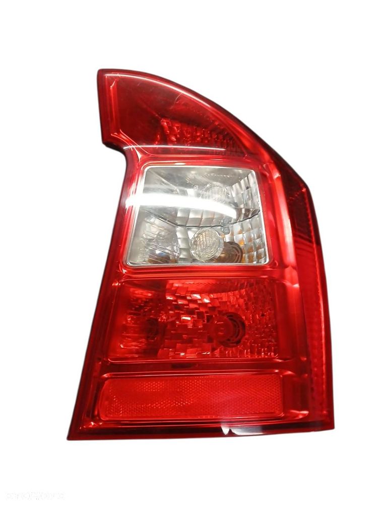 LAMPA PRAWA TYLNA KIA CARENS II - 1