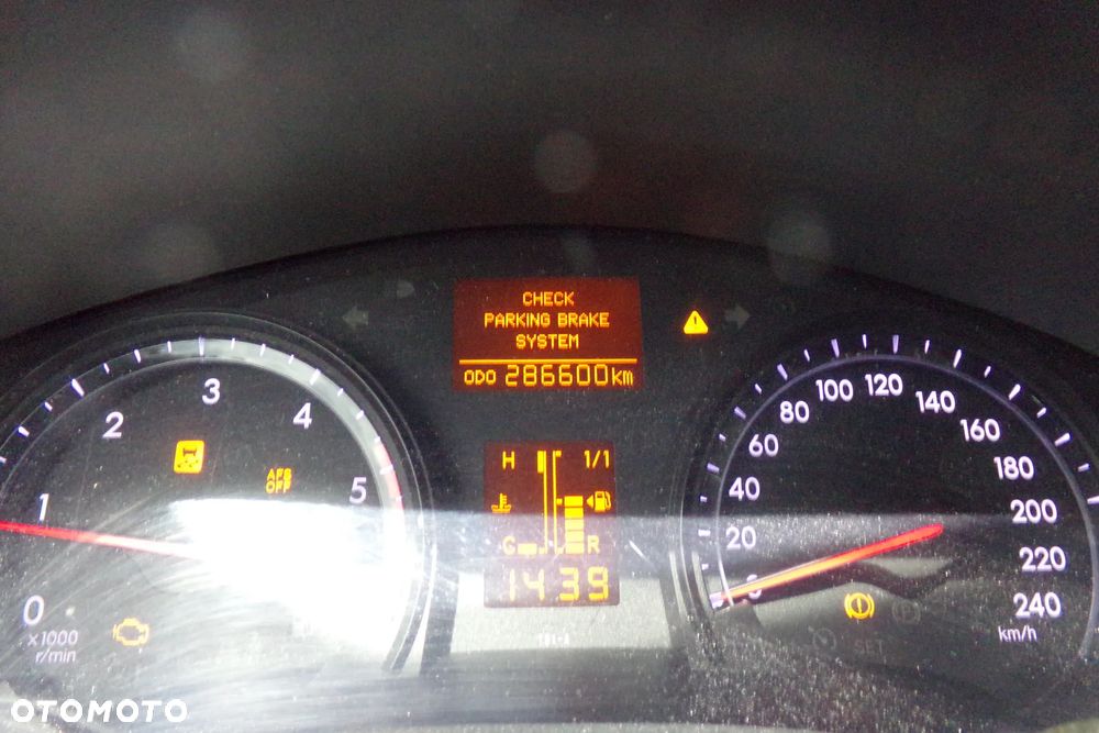 Toyota Avensis 2.0 D-4D Premium - 20