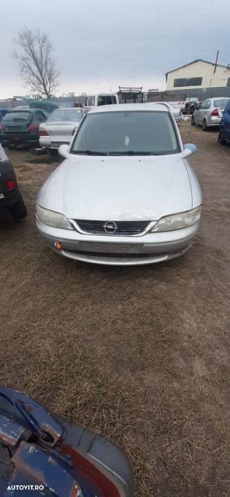 Dezmembram Opel Vectra B
