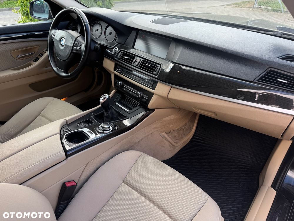 BMW Seria 5 520d - 22