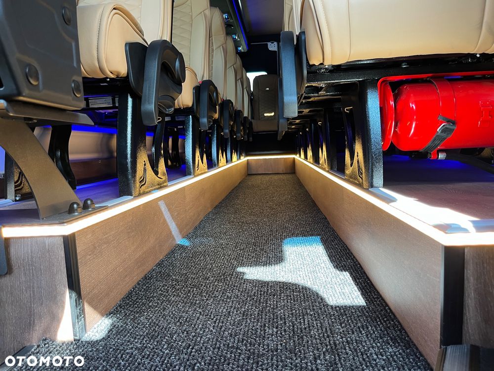 Mercedes-Benz Sprinter 519 - 22