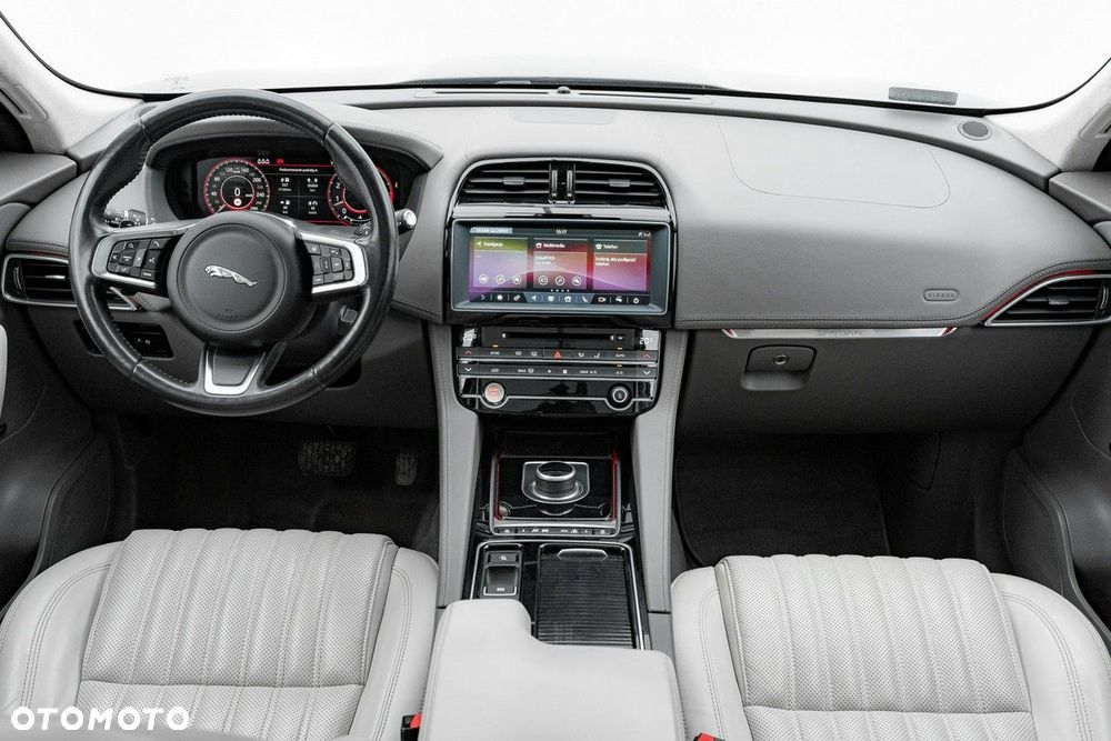 Jaguar F-Pace 2.0 i4P AWD Portfolio - 16