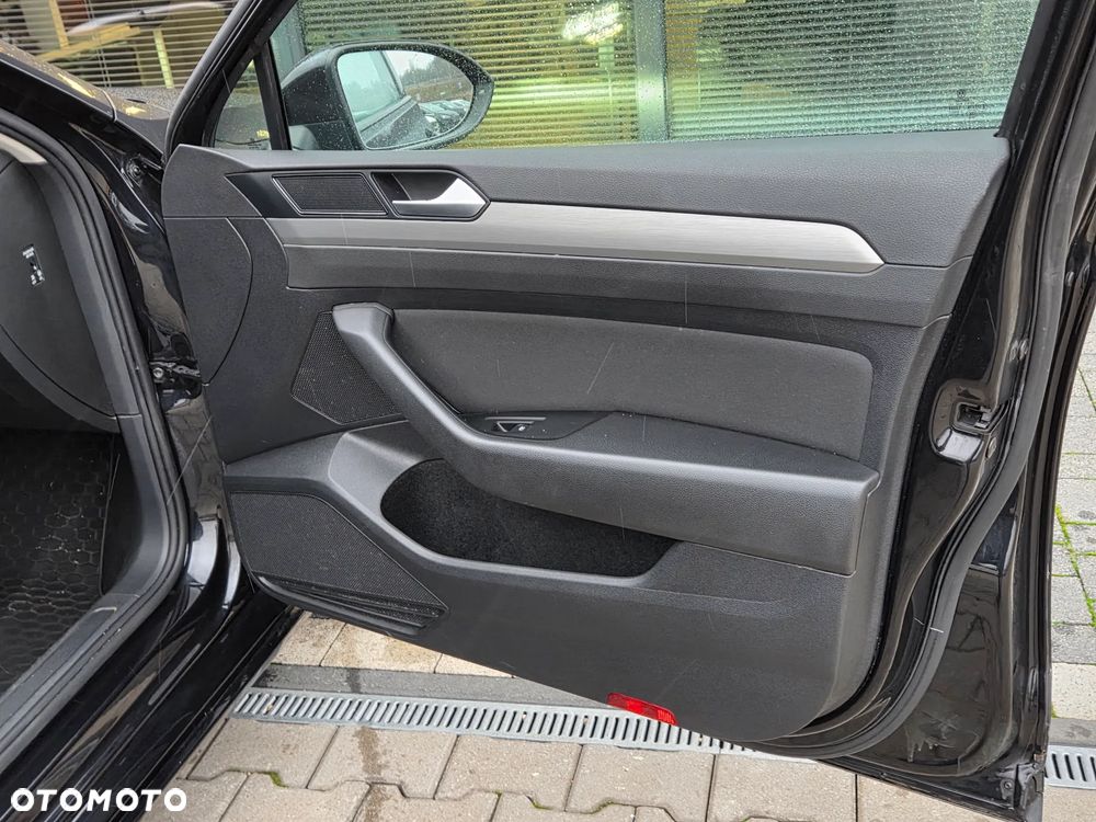 Volkswagen Passat 1.5 TSI EVO Business - 28
