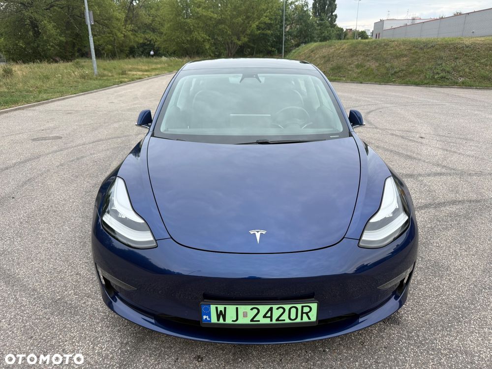 Tesla Model 3 - 3