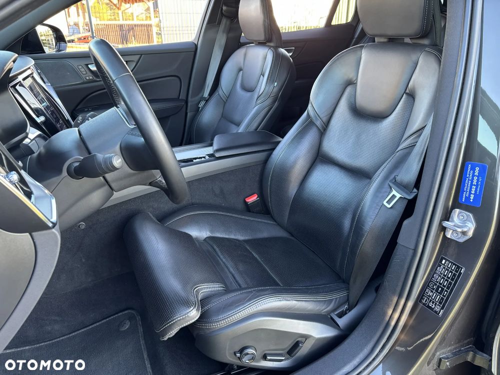Volvo V60 B4 D R-Design - 26