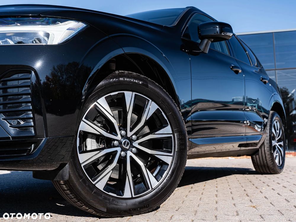 Volvo XC 60 B4 D AWD Plus Dark - 20