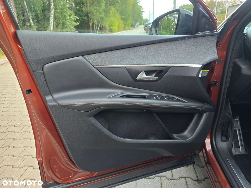 Peugeot 3008 1.6 THP Allure S&S EAT6 - 32