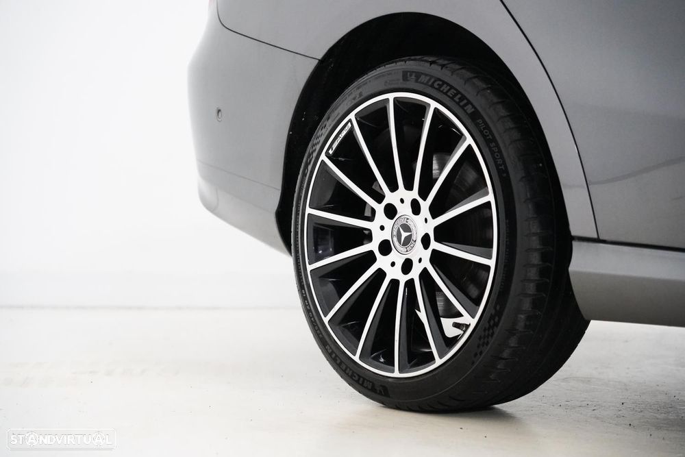 Mercedes-Benz CLA 180 d Shooting Brake Urban - 16