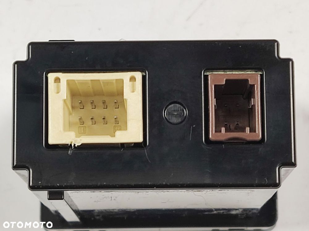 LEXUS ES gen VII 18-21r Gniazdo Panel USB - 10