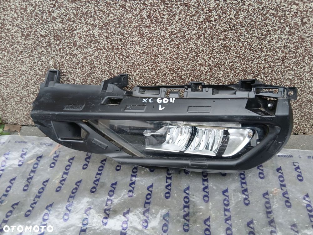 halogen lewy 32337364 ramka volvo xc60 ii 2020r - 1