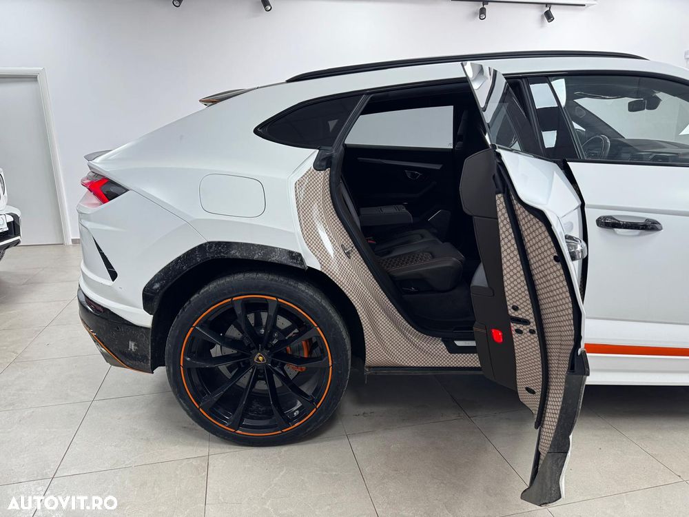 Lamborghini URUS Standard - 13