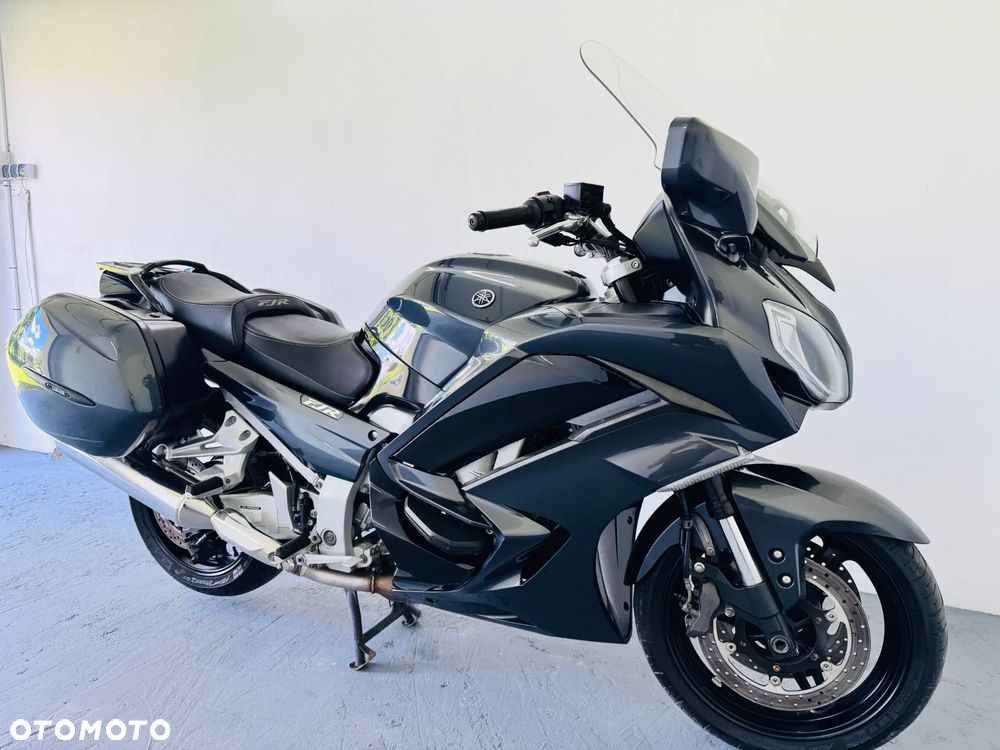 Yamaha FJR - 2