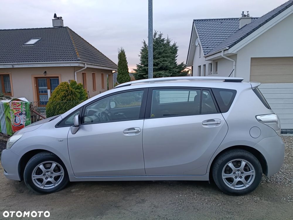Toyota Verso 1.8 2010 7os - 2