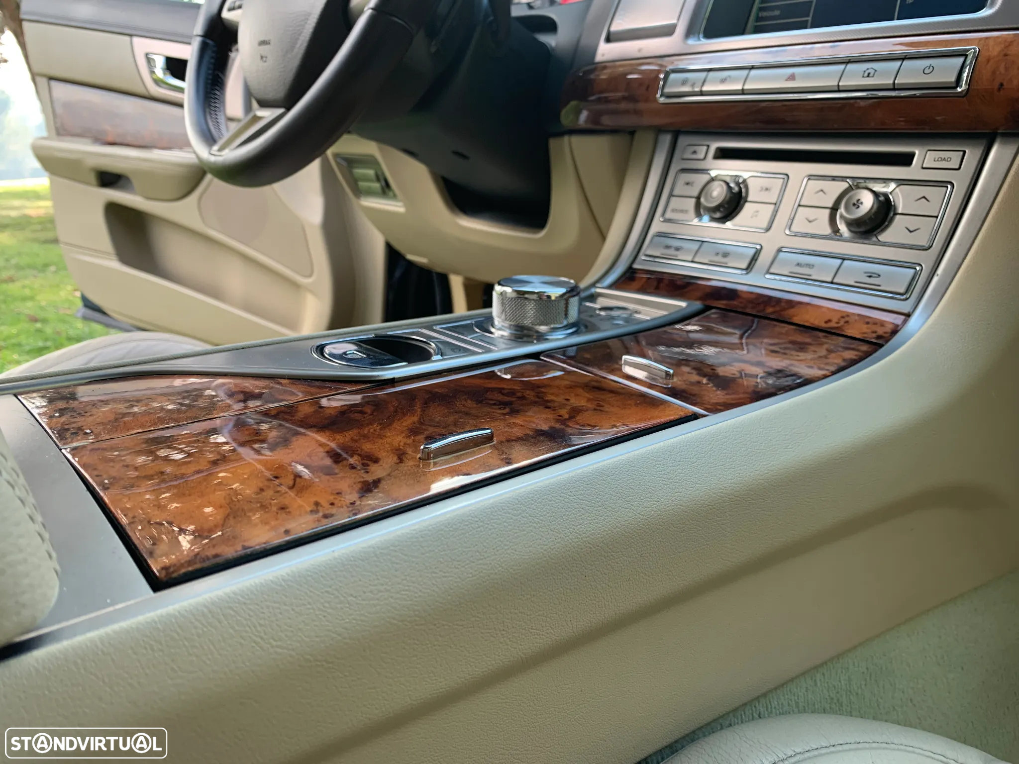 Jaguar XF 3.0 D V6 Premium Luxury - 37
