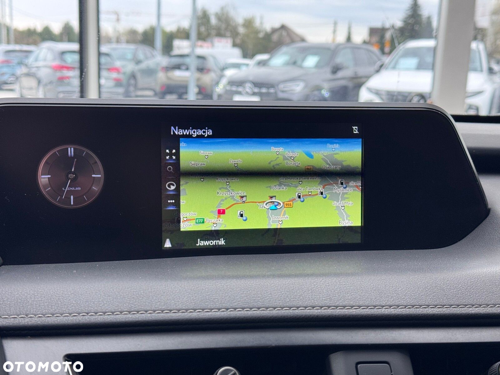 Lexus UX - 30