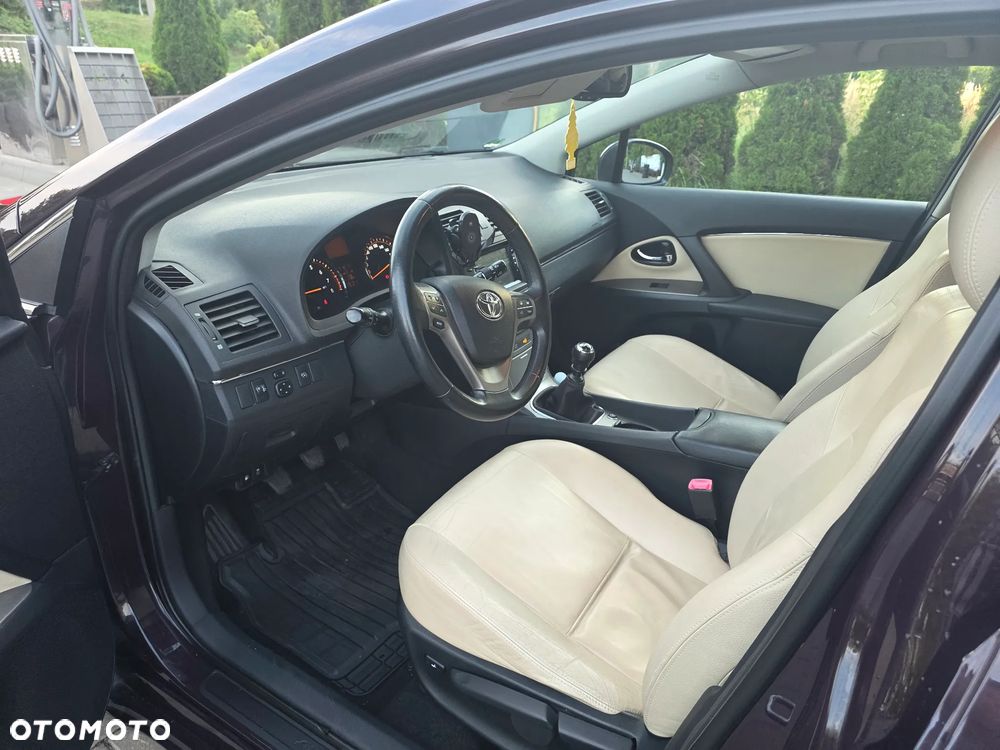 Toyota Avensis 1.8 Executive - 23