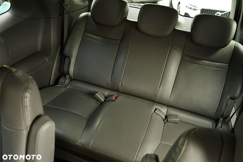 SsangYong/KGM Rodius - 24