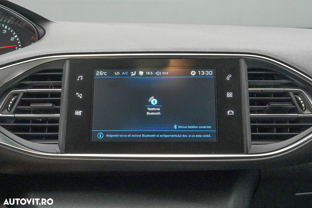 Peugeot 308 1.2 L PureTech Turbo S&S Allure - 18