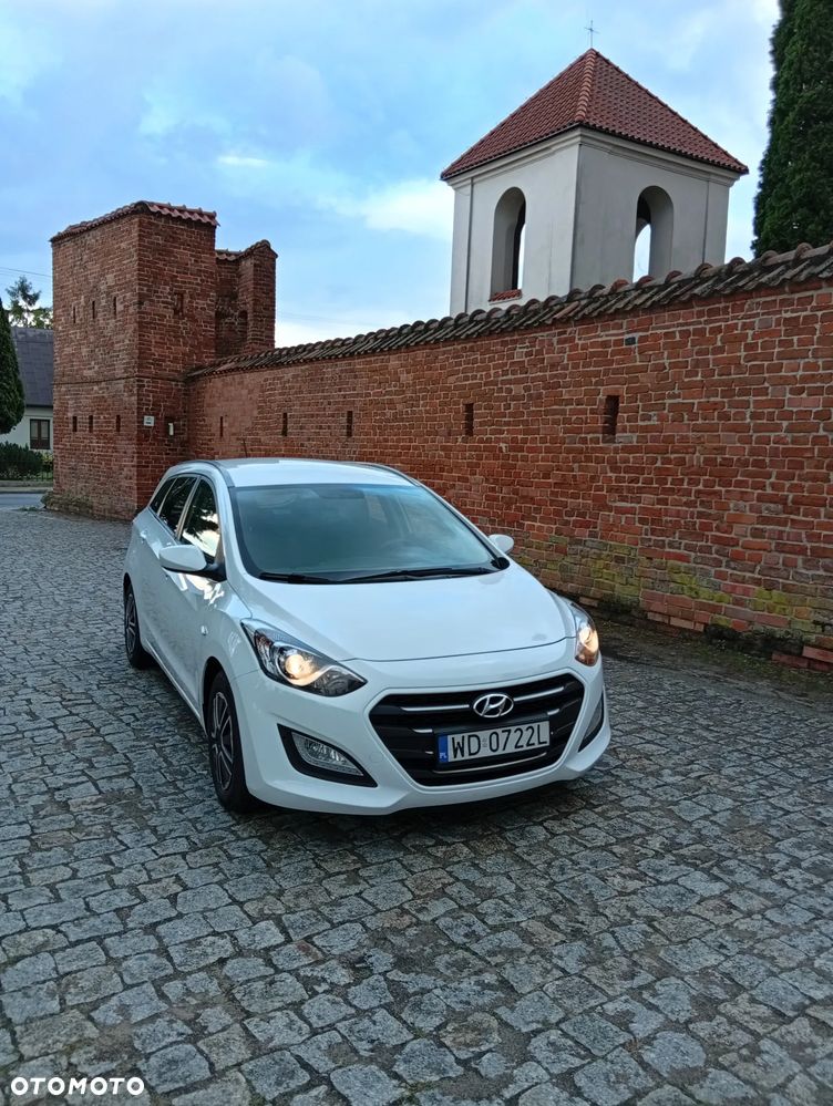 Hyundai i30 1.4 CRDi Classic + - 9