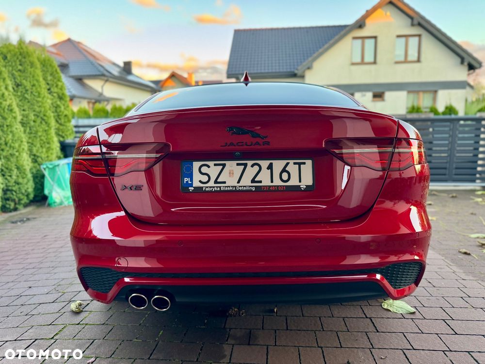 Jaguar XE D200 R-Dynamic SE - 3