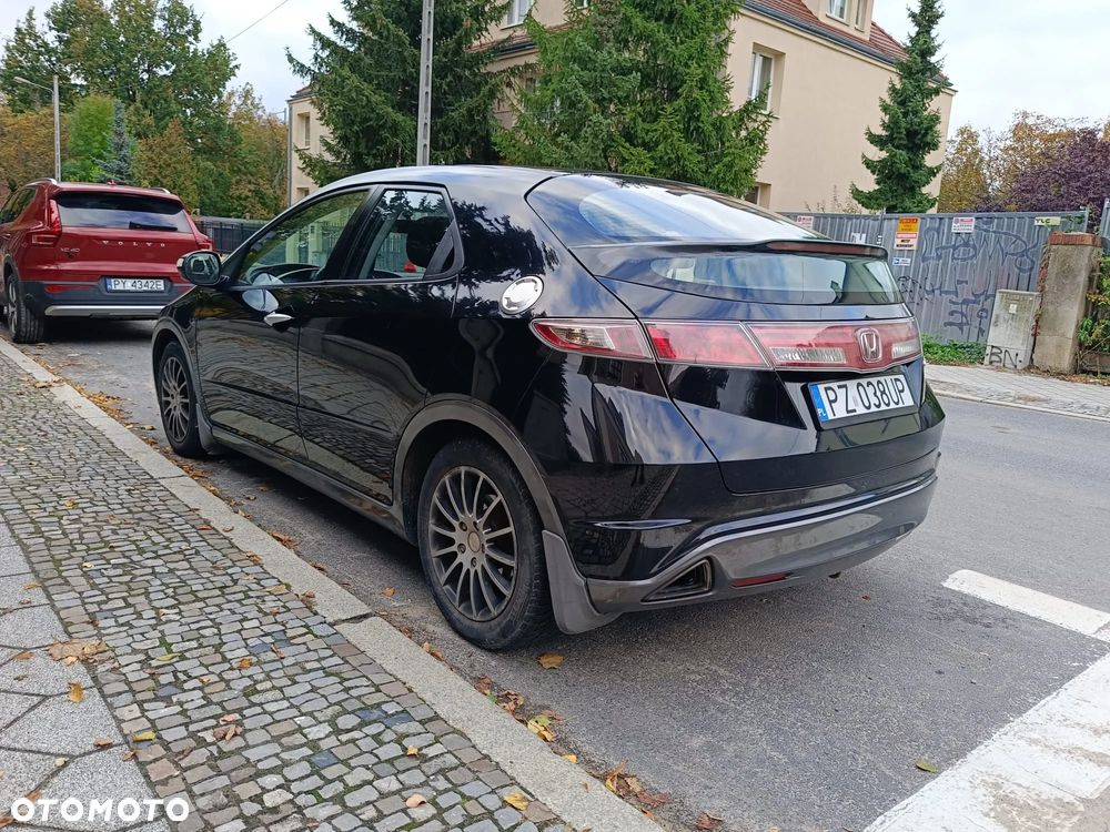 Honda Civic 1.8 Executive - 4