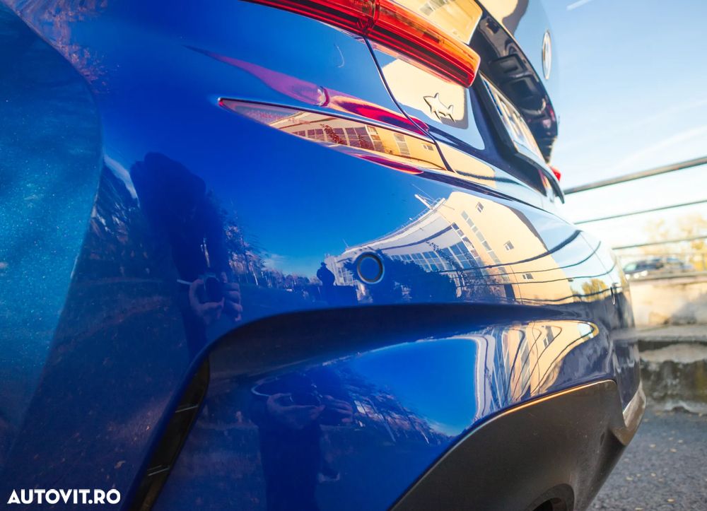 BMW Seria 3 330d xDrive AT MHEV - 9