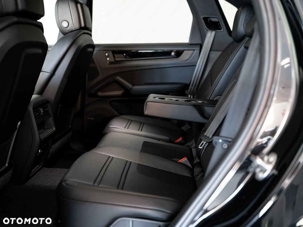 Porsche Cayenne Black Edition - 16