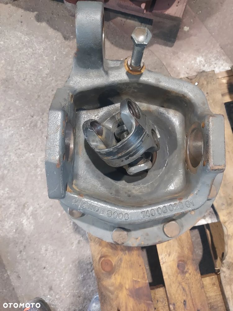 Zwrotnica zwolnica lewa 7400602861 Massey Ferguson 7600 7700 - 2